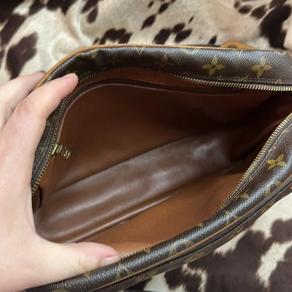 Louis Vuitton Nile - Picture 7 of 9